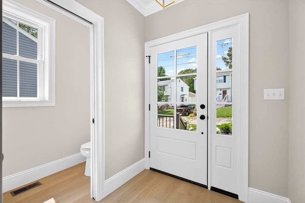 15 Milner Street, Waltham MA 02453 photo 3