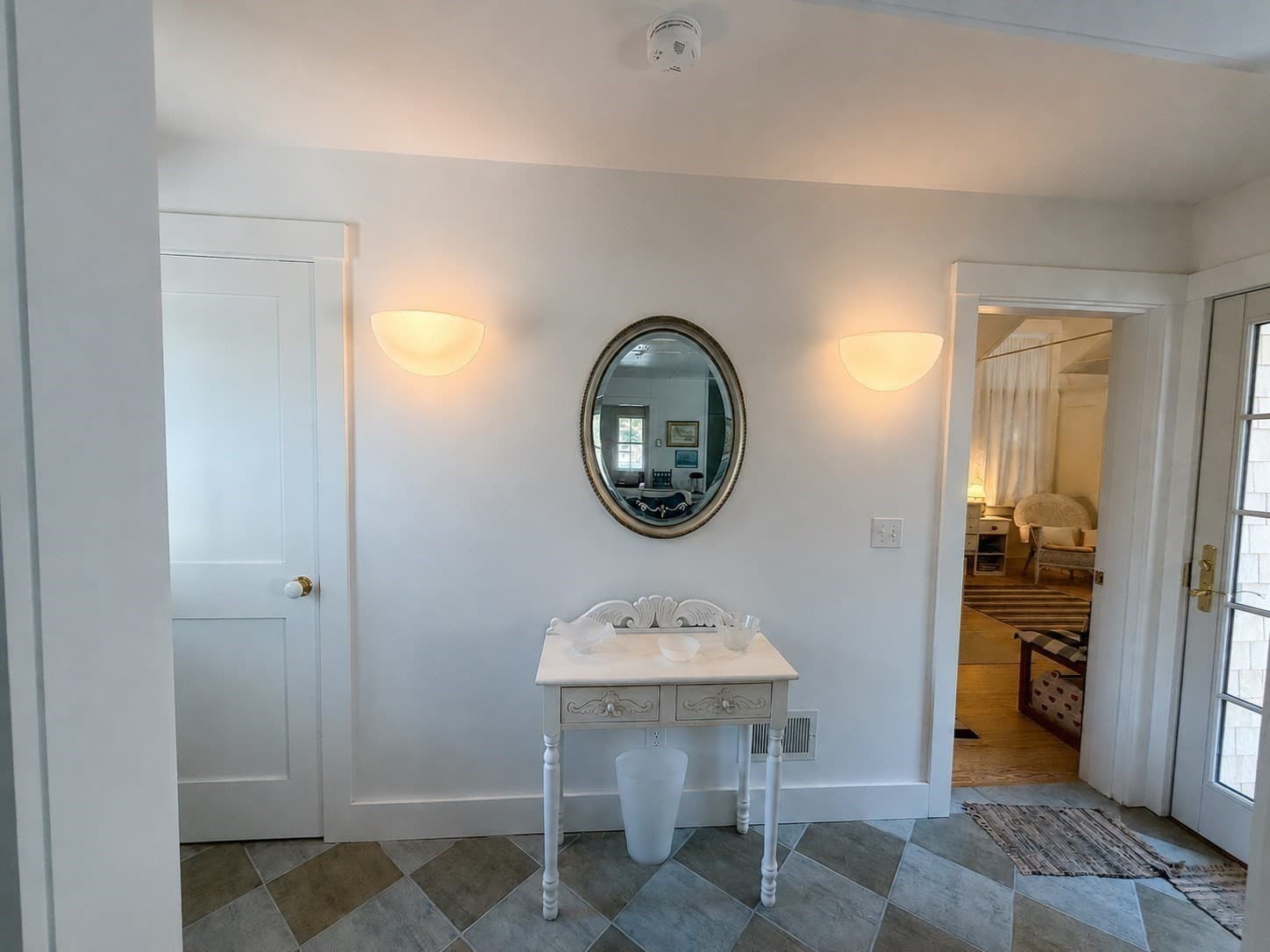 Single Family Residence at 528 Main Street, Tisbury MA 02568, photo 6 of 31