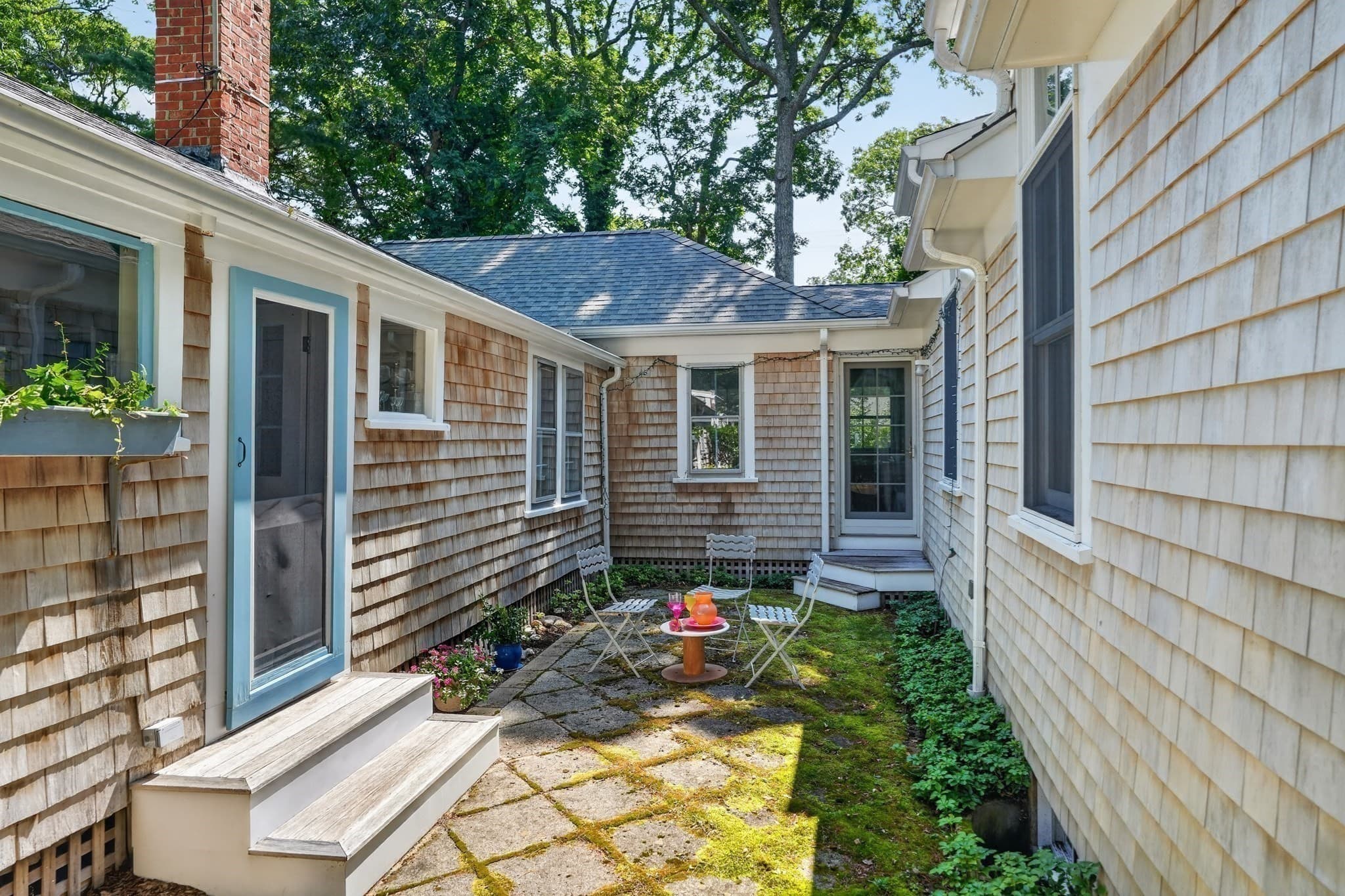 Single Family Residence at 528 Main Street, Tisbury MA 02568, photo 16 of 31