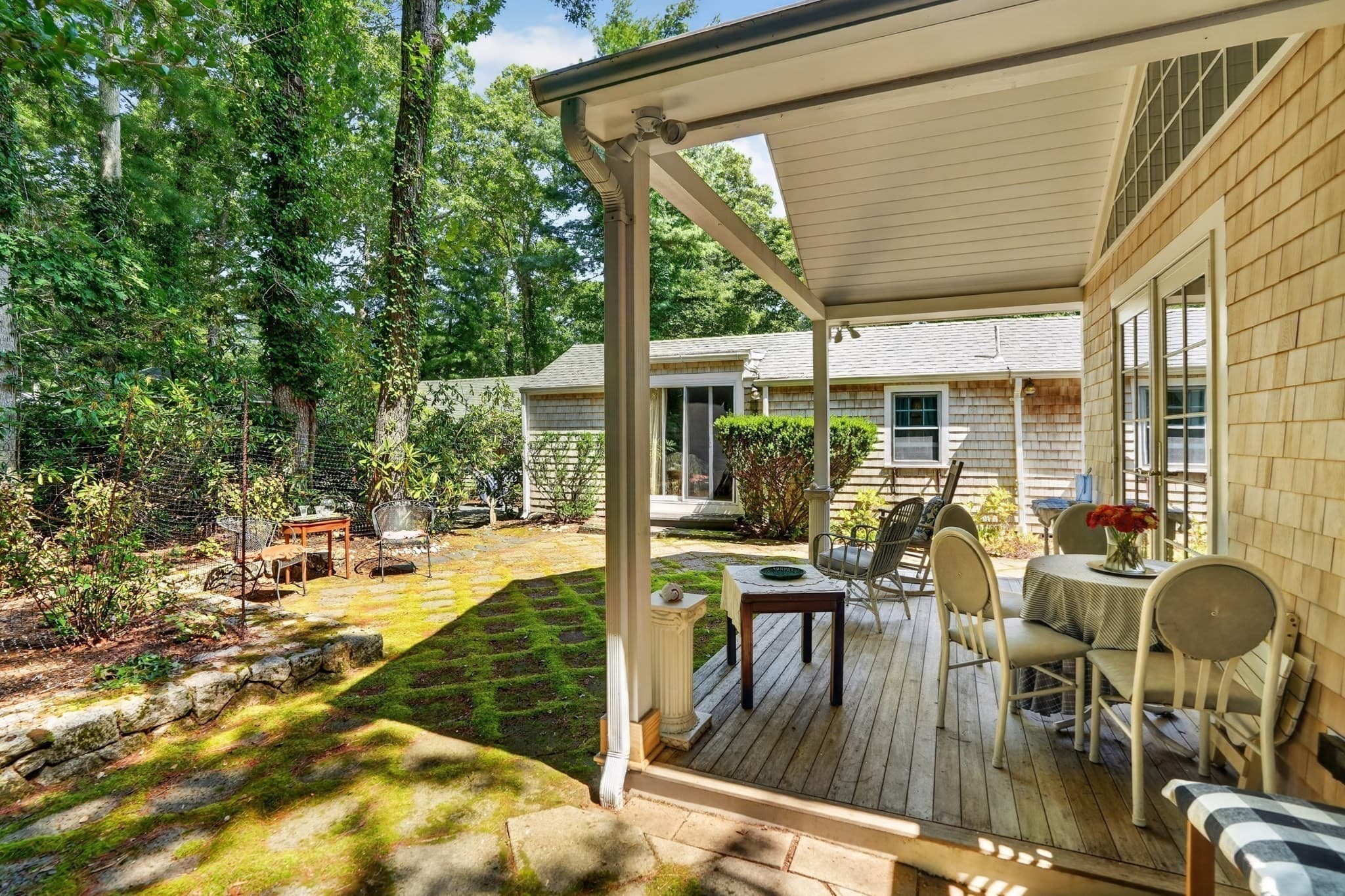 Single Family Residence at 528 Main Street, Tisbury MA 02568, photo 10 of 31