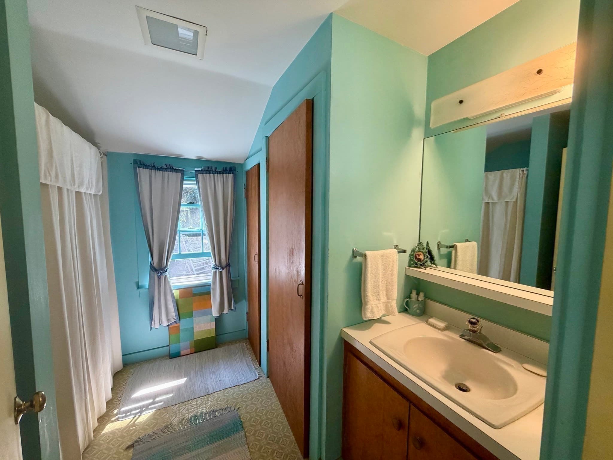 Single Family Residence at 528 Main Street, Tisbury MA 02568, photo 18 of 31