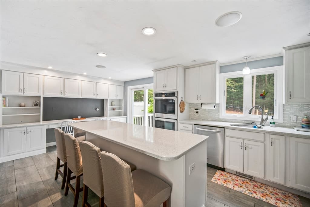 148 Rachel Dr, Taunton MA 02780 photo 3