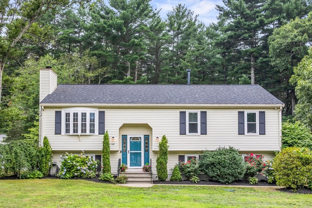 148 Rachel Dr, Taunton MA 02780