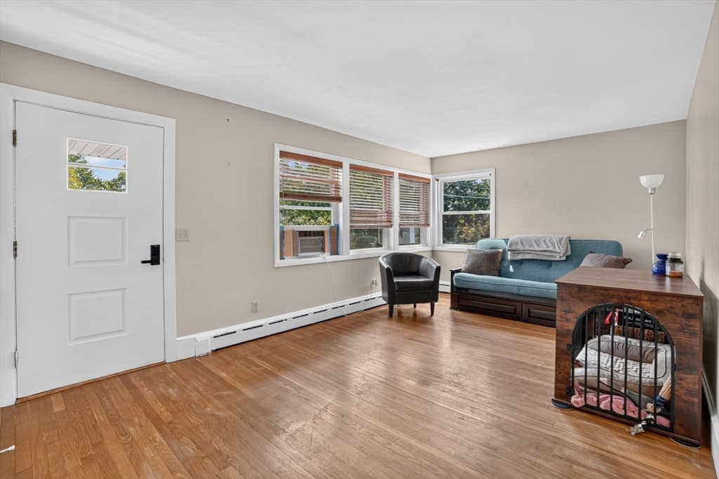 221 Rochambeau St, New Bedford MA 02745 photo 9