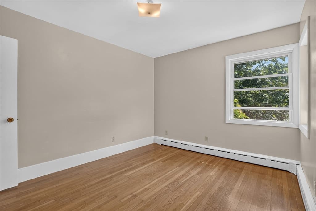 221 Rochambeau St, New Bedford MA 02745 photo 24