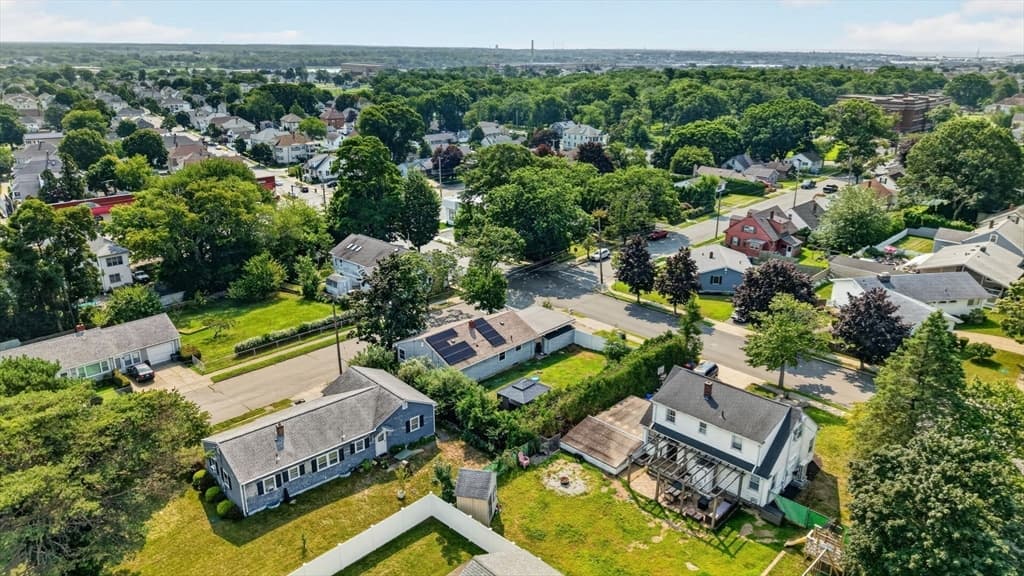 221 Rochambeau St, New Bedford MA 02745 photo 33