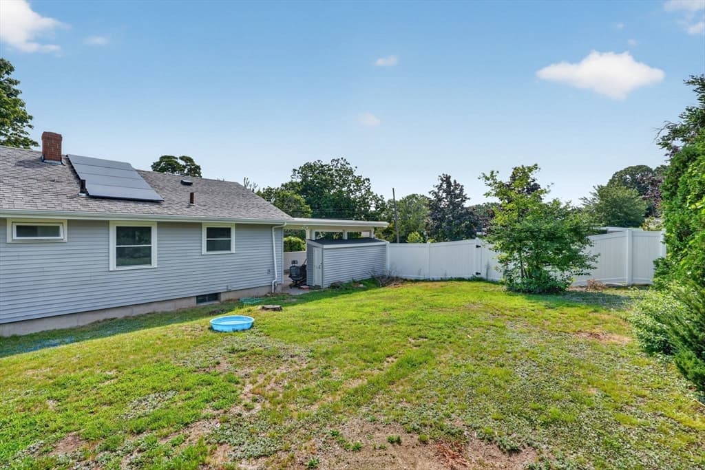 221 Rochambeau St, New Bedford MA 02745 photo 31