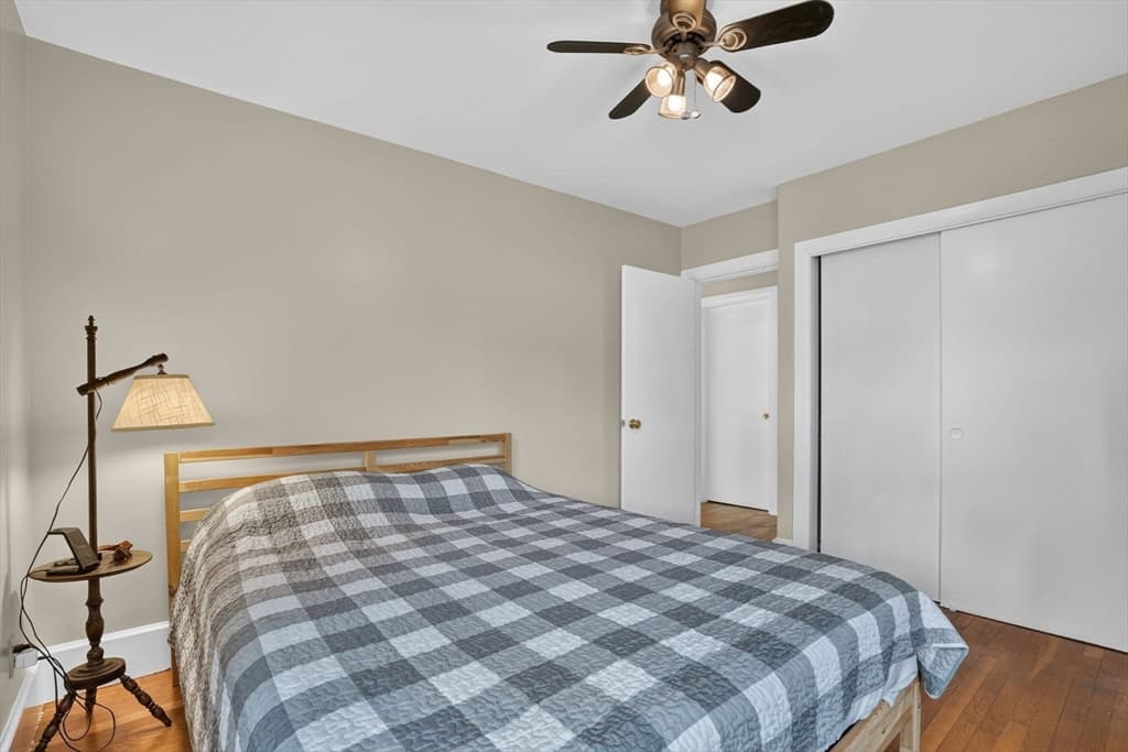 221 Rochambeau St, New Bedford MA 02745 photo 25
