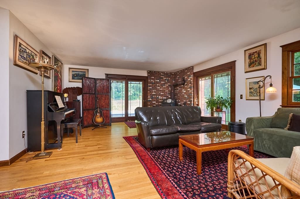 93 Arch St, Northampton MA 01053 photo 12