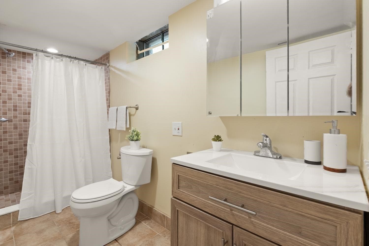 Single Family Residence at 73 Sudbury, Ashland MA 01721, Ashland, photo 23 of 40