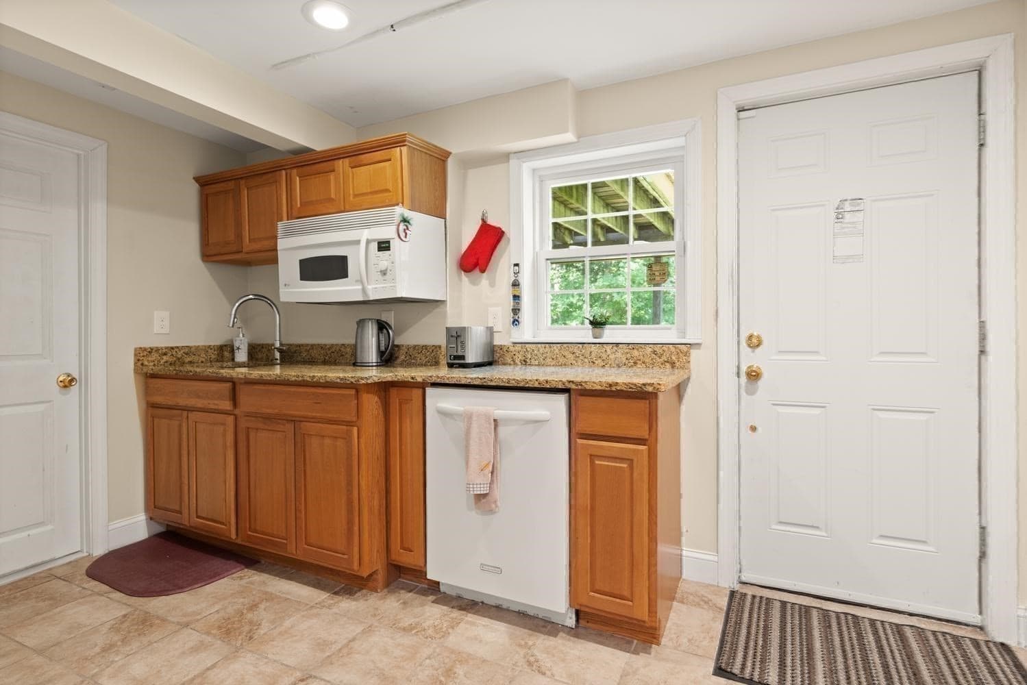 Single Family Residence at 73 Sudbury, Ashland MA 01721, Ashland, photo 20 of 40