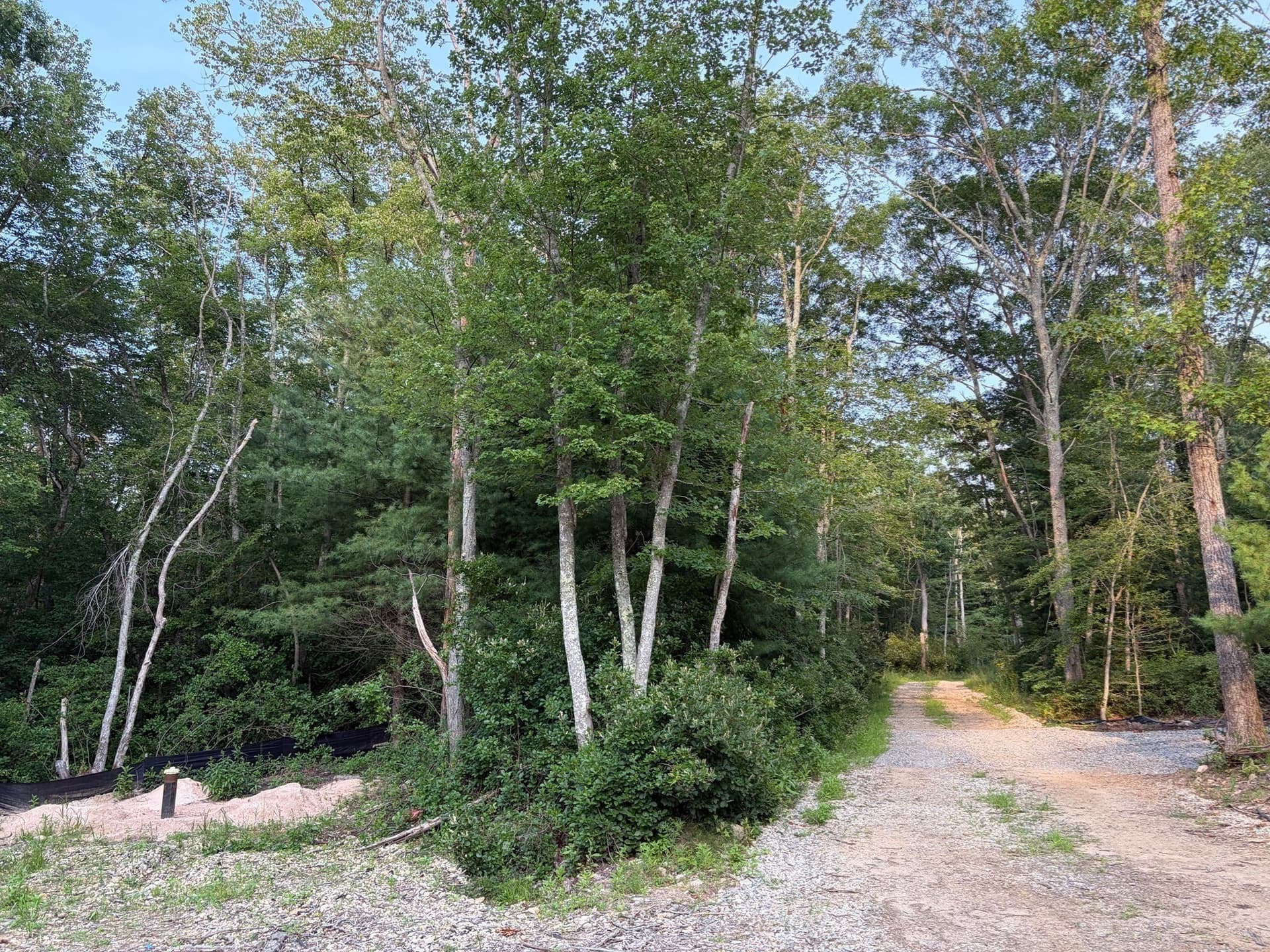 Residential at 6 Peters Farm Lane, Dartmouth MA 02748, photo 3 of 12