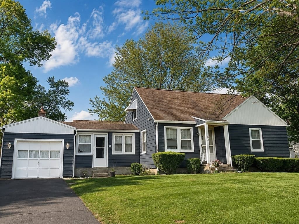 45 Thompkins Avenue, East Longmeadow MA 01028