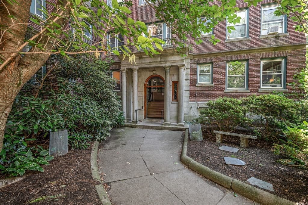 52 Garden St # B2, Cambridge MA 02138