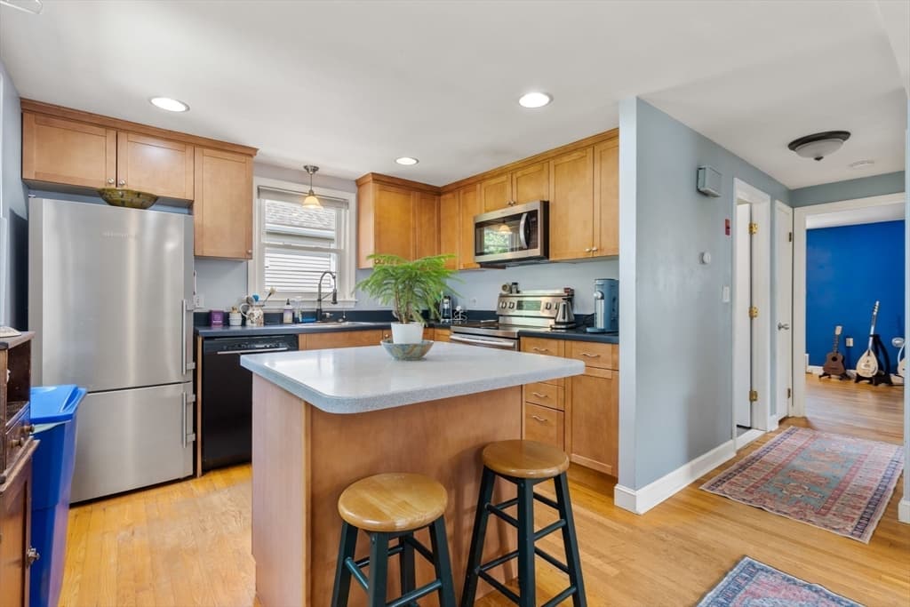 195 Glenellen Rd, Boston MA 02132 photo 6