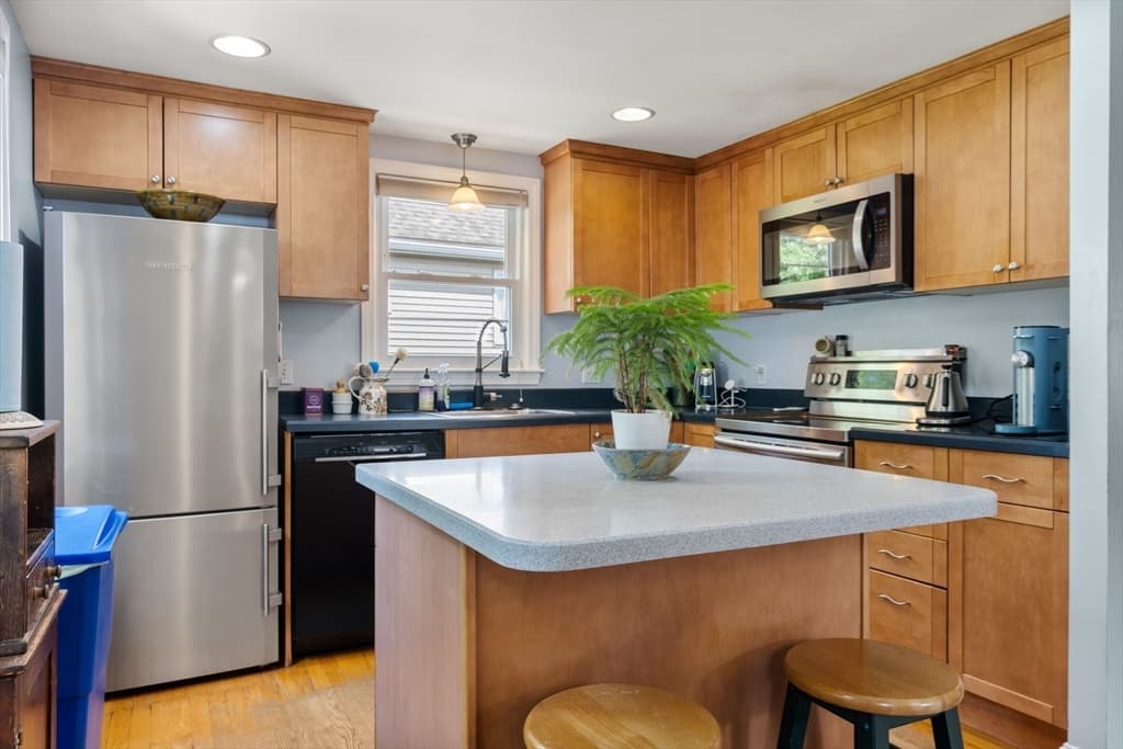 195 Glenellen Rd, Boston MA 02132 photo 7