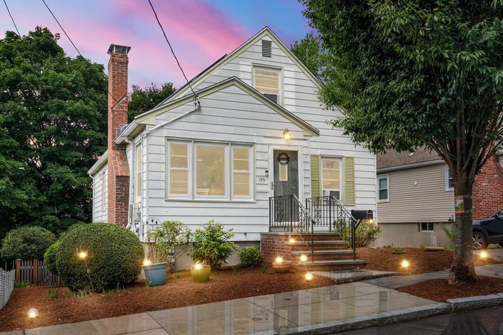 195 Glenellen Rd, Boston MA 02132