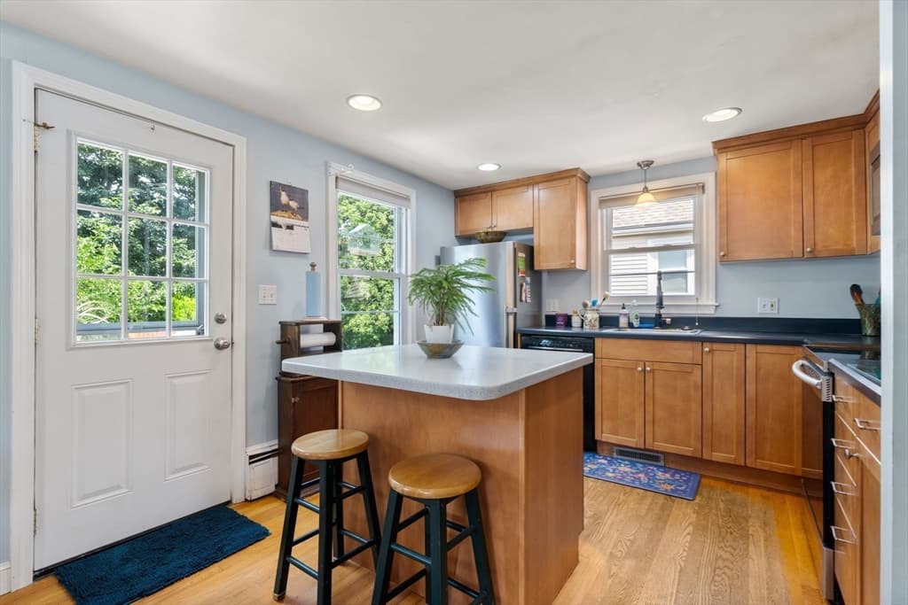 195 Glenellen Rd, Boston MA 02132 photo 10