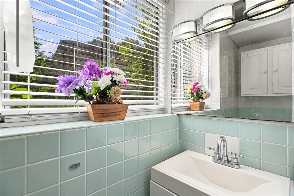 Condominium at 3 Longwood Dr # 103, Andover MA 01810, Andover, photo 17 of 29