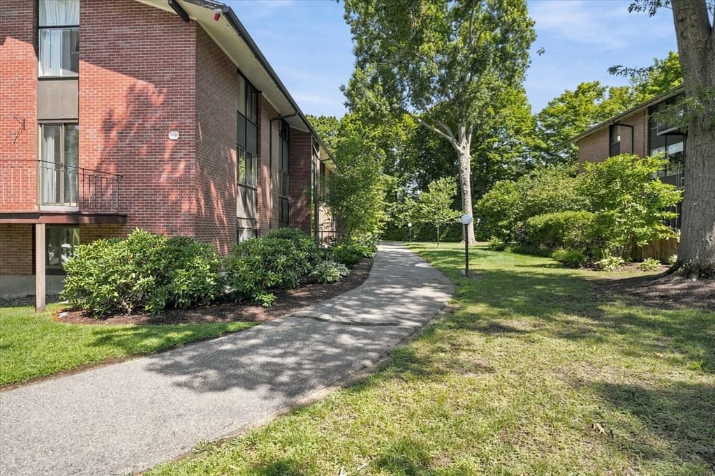 Condominium at 3 Longwood Dr # 103, Andover MA 01810, Andover, photo 24 of 29