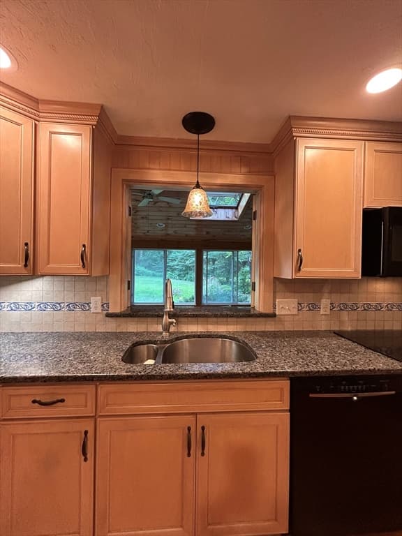 73 Maynard St, Northborough MA 01532 photo 25