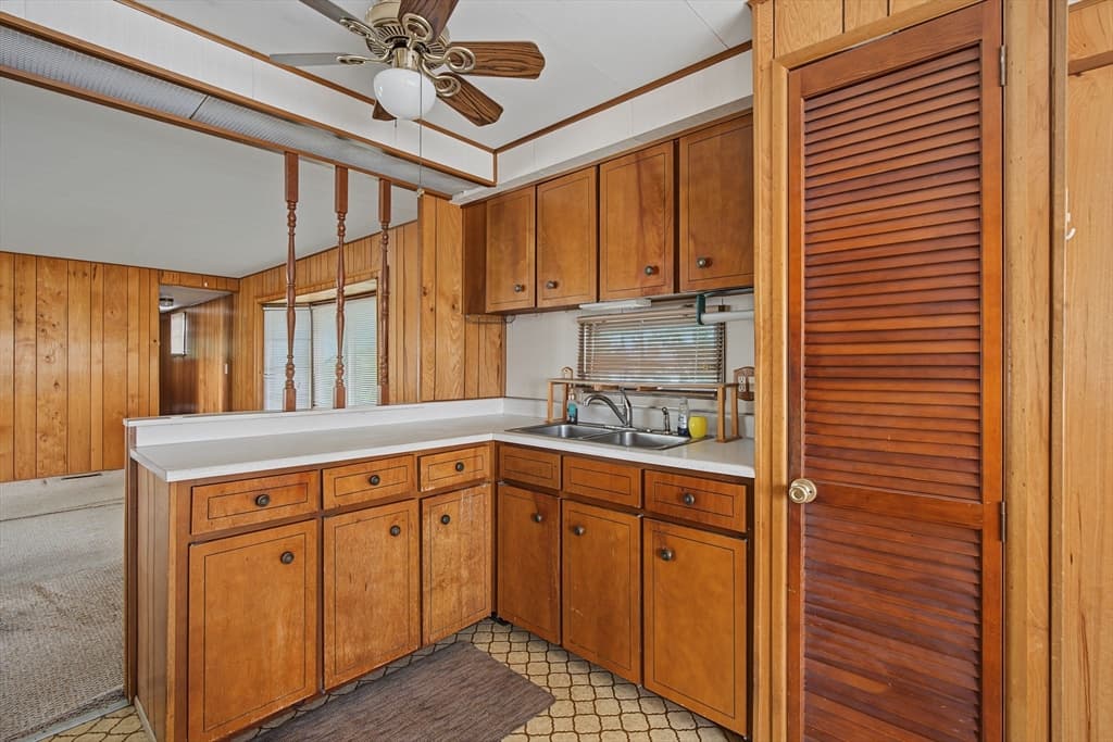 121 Mayflower Ave, Taunton MA 02780 photo 12