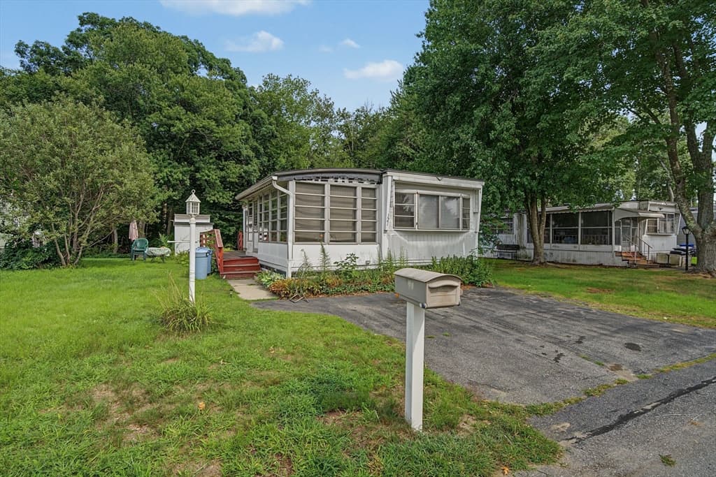 121 Mayflower Ave, Taunton MA 02780 photo 3