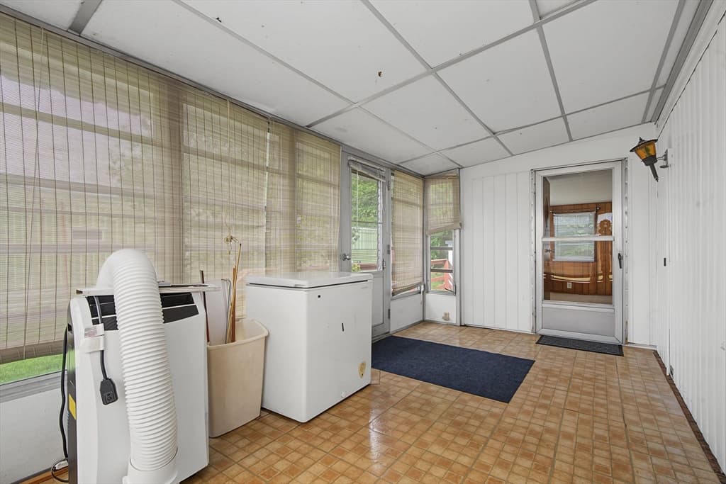 121 Mayflower Ave, Taunton MA 02780 photo 5