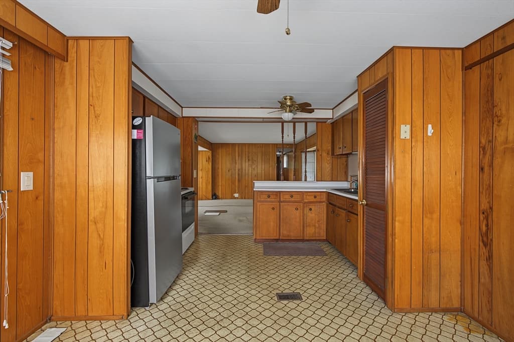 121 Mayflower Ave, Taunton MA 02780 photo 9