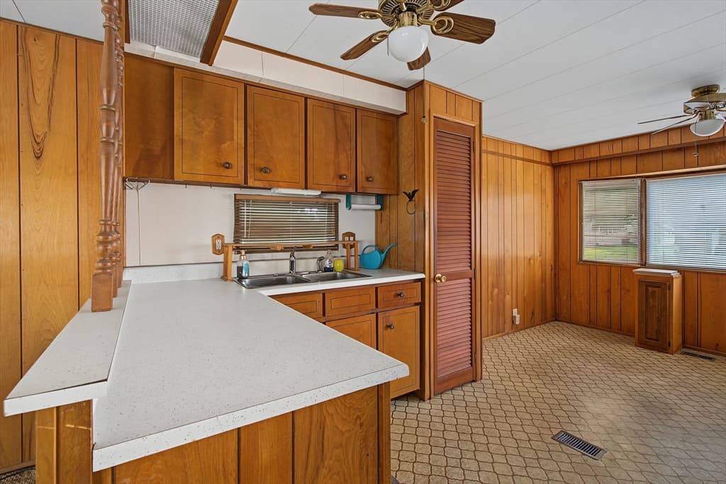 121 Mayflower Ave, Taunton MA 02780 photo 8