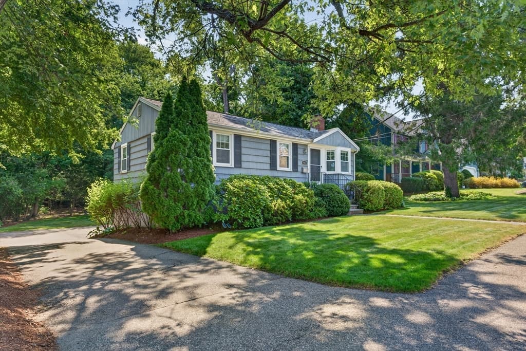 462 Chestnut St, Needham MA 02492 photo 3