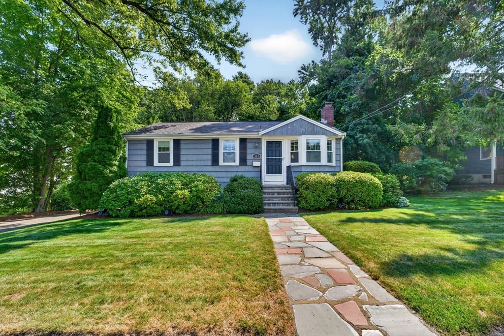 462 Chestnut St, Needham MA 02492