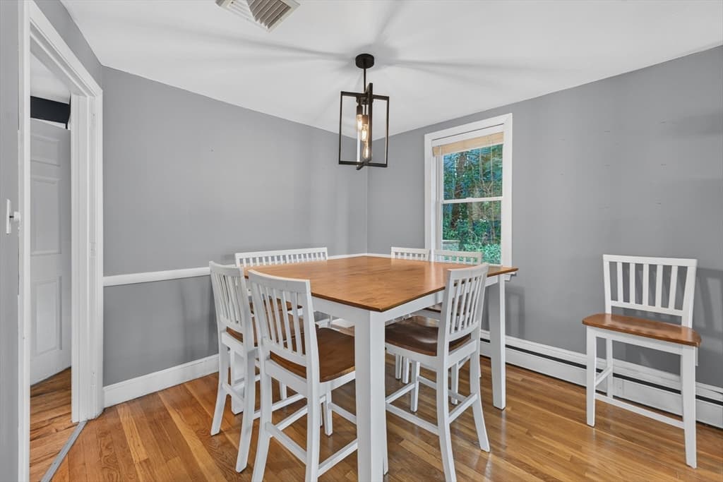 462 Chestnut St, Needham MA 02492 photo 15