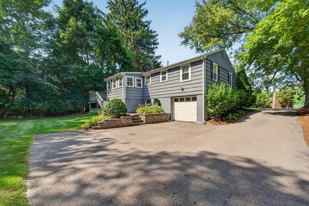 462 Chestnut St, Needham MA 02492 photo 4