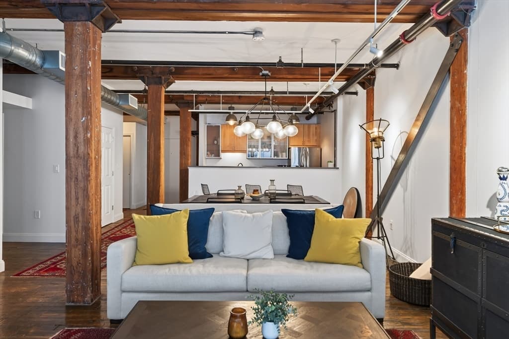 881 E 1st St # 203, Boston MA 02127 photo 2