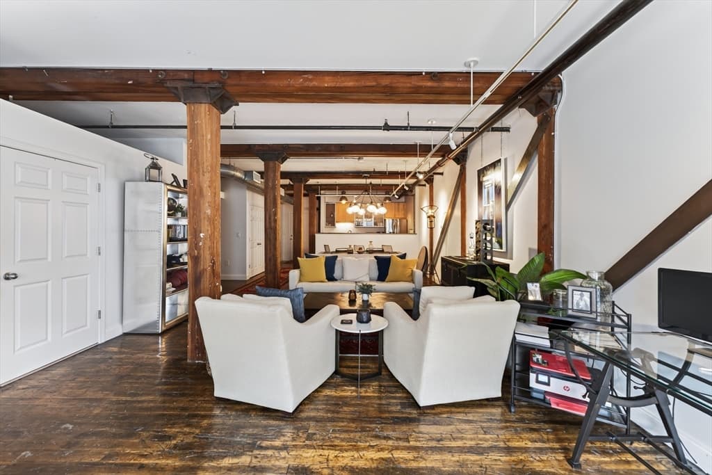 881 E 1st St # 203, Boston MA 02127 photo 6