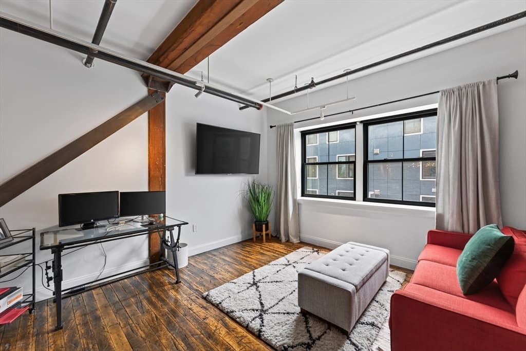 881 E 1st St # 203, Boston MA 02127 photo 11