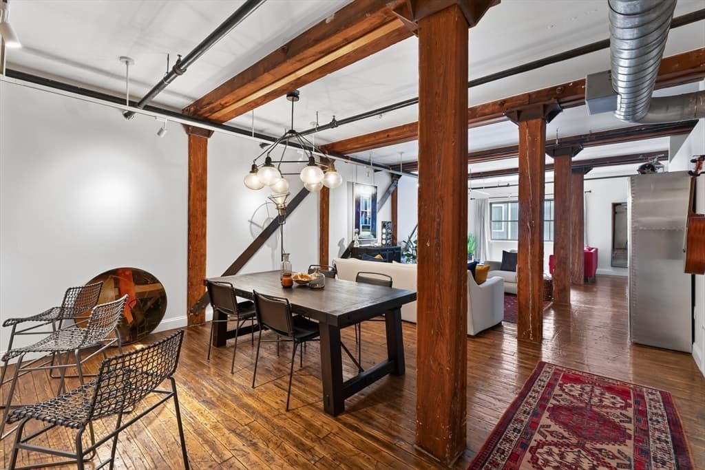 881 E 1st St # 203, Boston MA 02127 photo 4