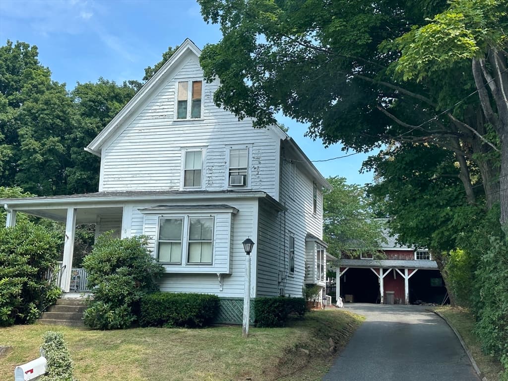 30 School St, East Longmeadow MA 01028