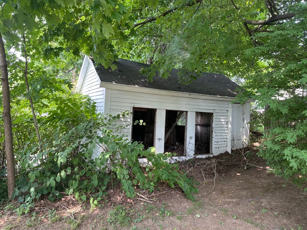 30 School St, East Longmeadow MA 01028 photo 9