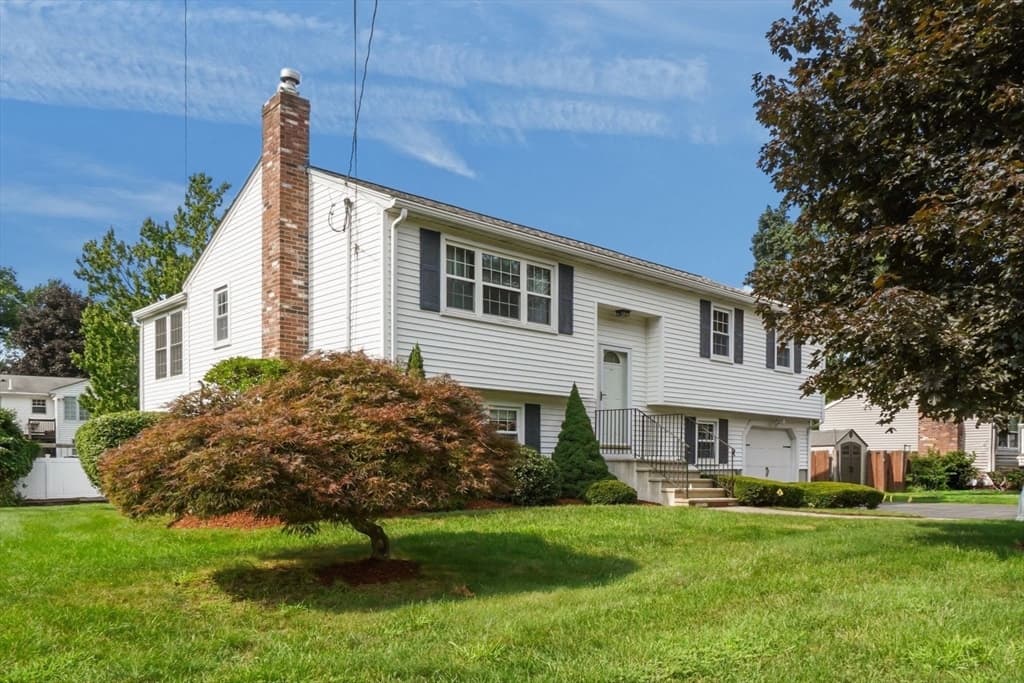 25 Jionzo Rd, Milford MA 01757 photo 2