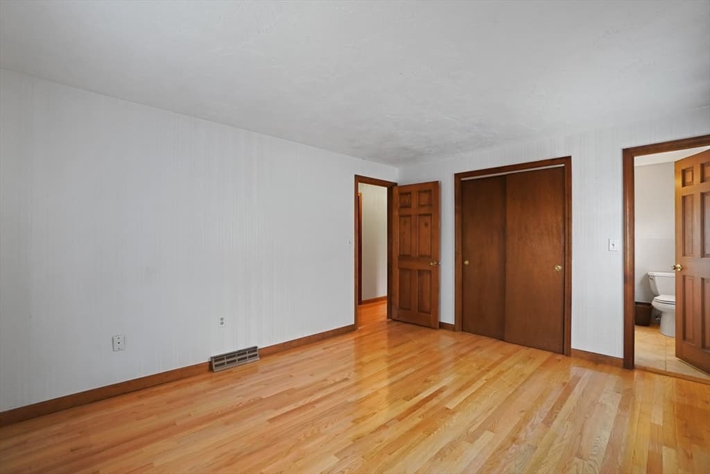 25 Jionzo Rd, Milford MA 01757 photo 16