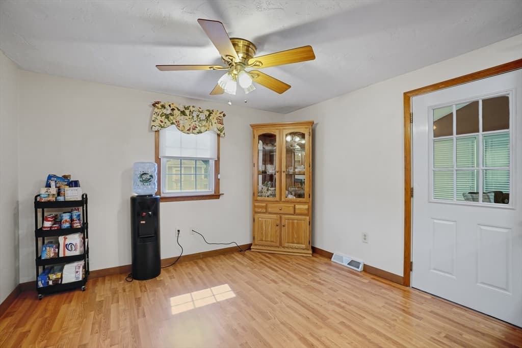 25 Jionzo Rd, Milford MA 01757 photo 7