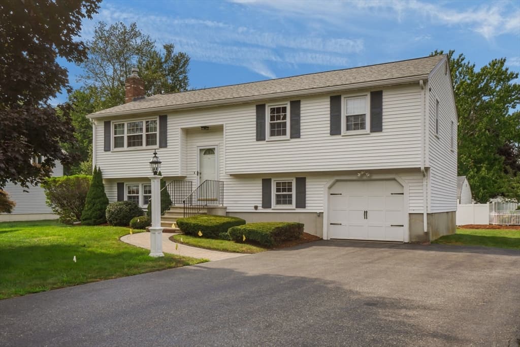 25 Jionzo Rd, Milford MA 01757