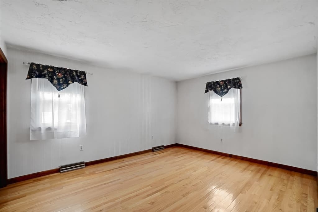 25 Jionzo Rd, Milford MA 01757 photo 14