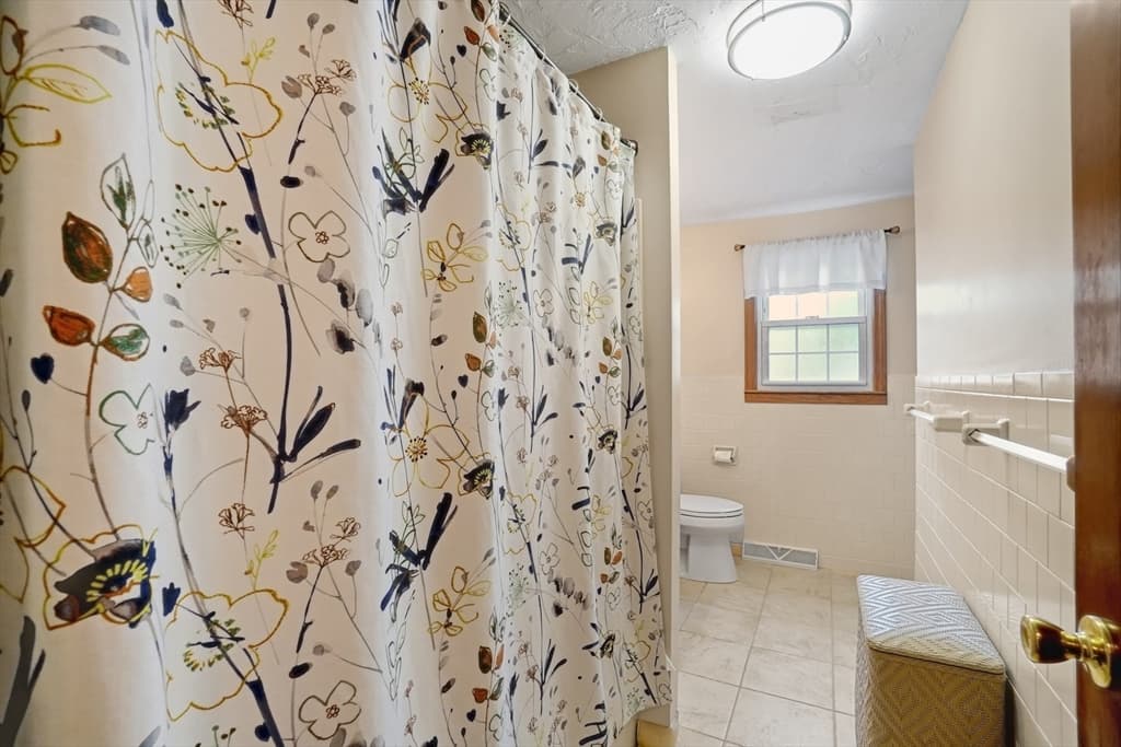 25 Jionzo Rd, Milford MA 01757 photo 21