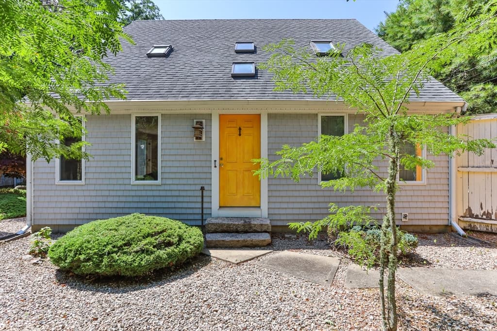 21 Mill Road, Falmouth MA 02540