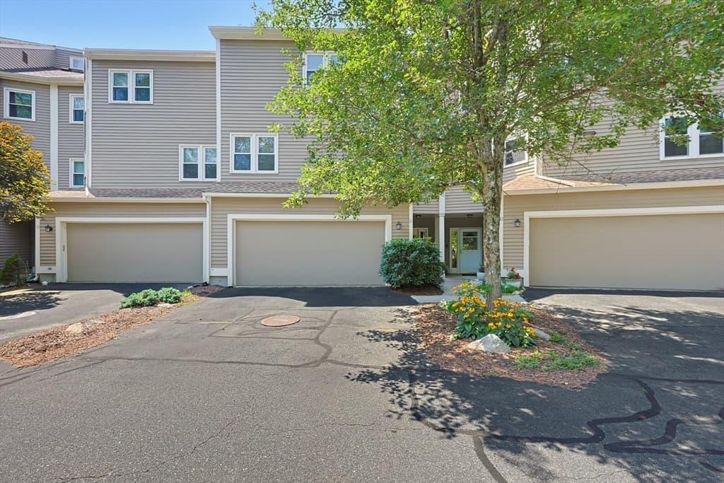 168 Upton St # 11, Grafton MA 01519