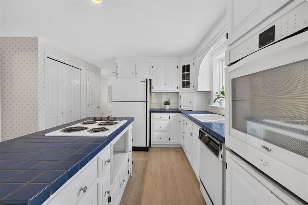 36 Woodland Rd, Andover MA 01810 photo 7