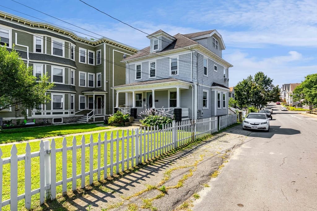 24 Blaisdell St, Haverhill MA 01832 photo 7